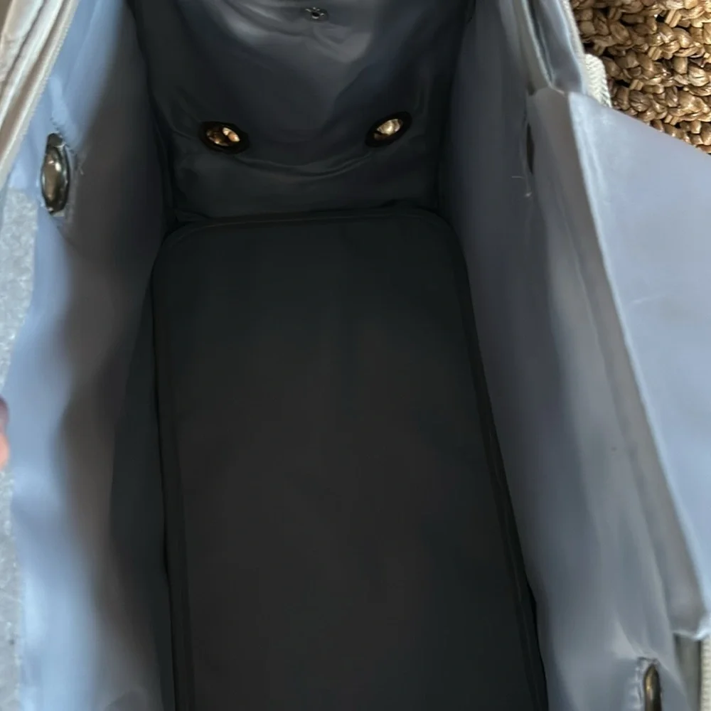 Fashionable Pet Carrier!
